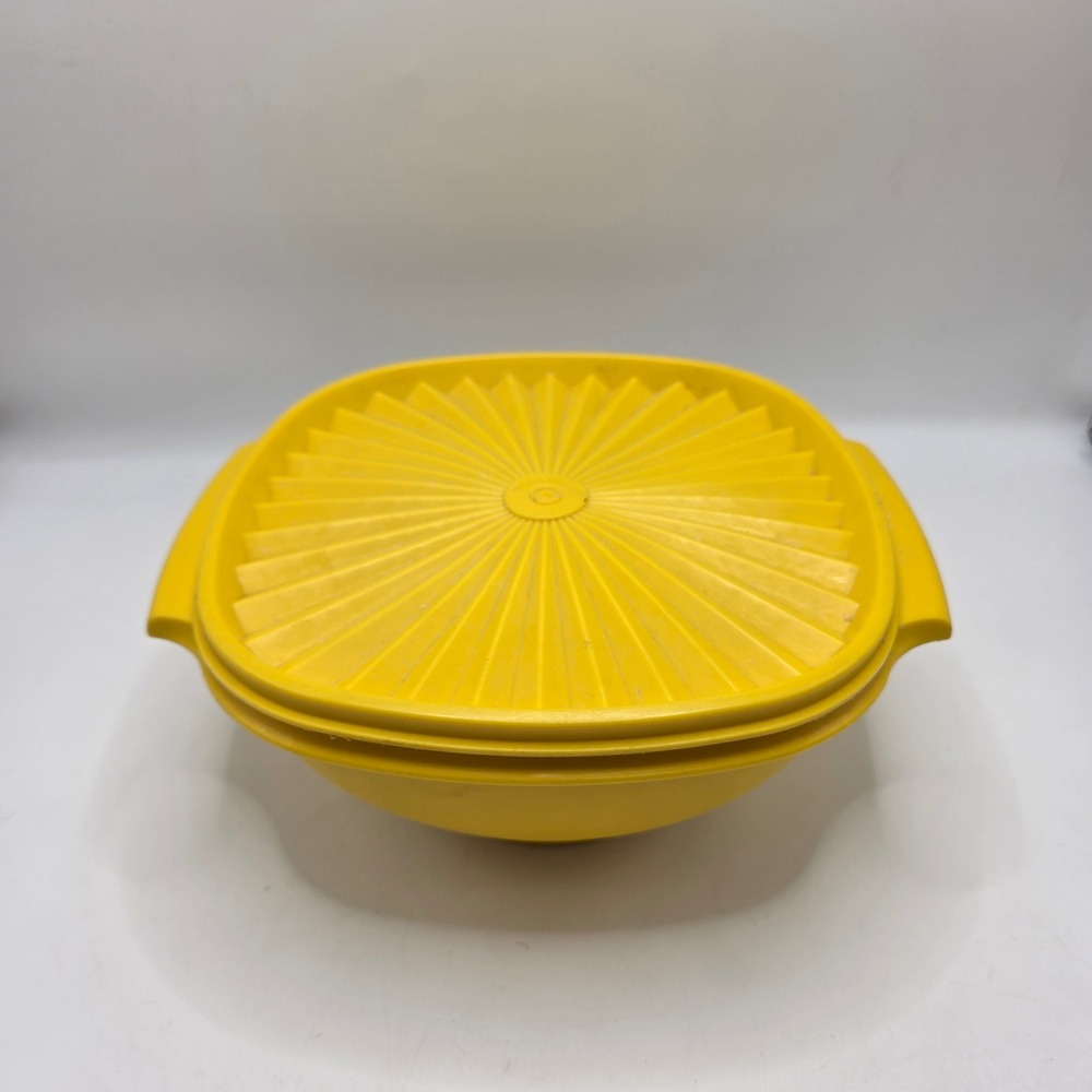 Tupperware Servalier Serving Bowl Yellow Sunburst Lid Vintage 70s MCM